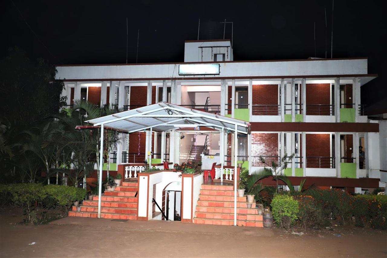 River Palace - A Valley View Hotel Panchgani Exterior photo